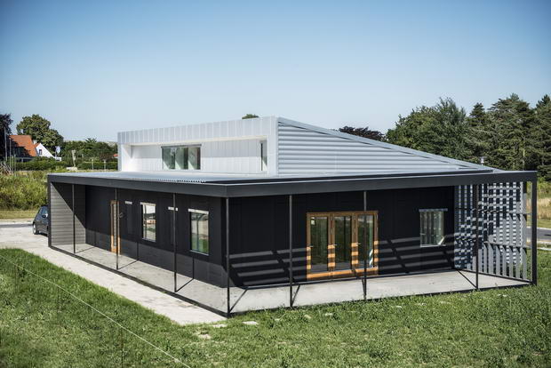 Upcycle House (1)