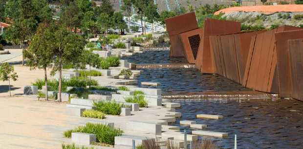 THE AUSTRALIAN GARDEN BY TAYLOR CULLITY LETHLEAN AND PAUL THOMPSON01