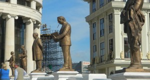 Скулптурите на Аминта и Пердика нелагелани