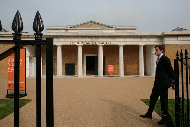 The Sackler gallery has 900 square metres of space