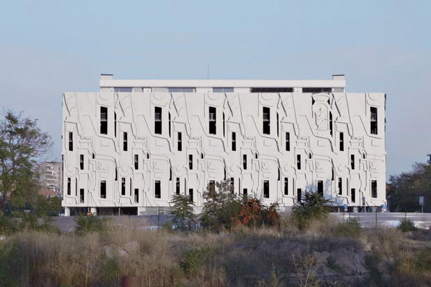 522fea55e8e44e260100012d_baroque-parking-garage-milan-mijalkovic-ppag-architects_baroque_parking_garage_006-1000x667
