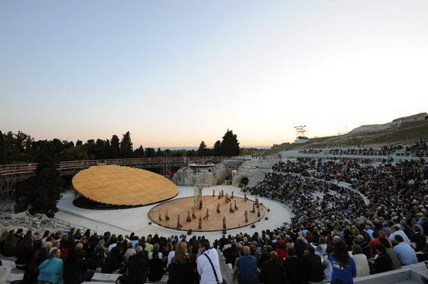 senography-for-greek-theatre-in-syracuse-by-oma-02