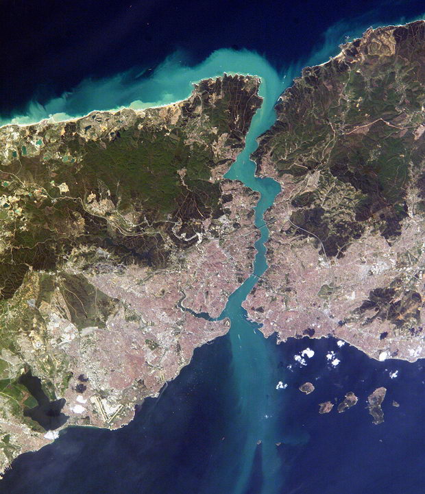 Istambul_and_Bosporus_big
