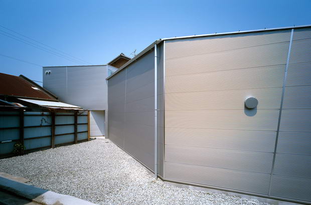alphaville-house-twisted-japan-designboom-04