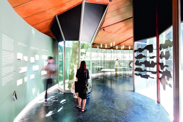 538f7aefc07a805cea000293_inside-arctic-adaptions-special-mention-winner-at-the-venice-biennale-2014_bie_can_3