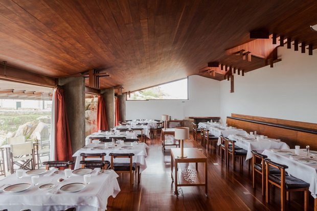 alvaro-siza-the-boa-nova-tea-house-matosinhos-portugal-designboom-22_resize