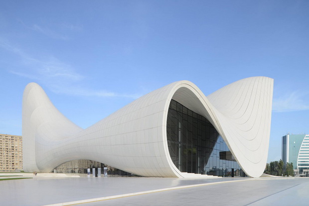 zaha-hadid-heydar-aliyev-center-design-of-the-year-designboom-01_resize