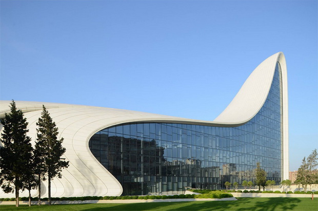zaha-hadid-heydar-aliyev-center-design-of-the-year-designboom-02_resize