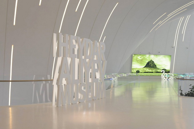 zaha-hadid-heydar-aliyev-center-design-of-the-year-designboom-09_resize