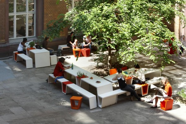Cafeteria_courtyard-600x400