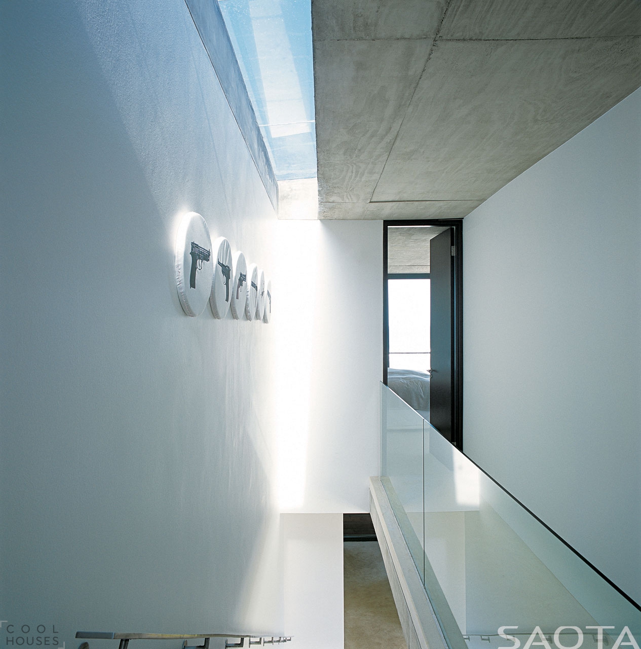 belaya-villa-v-stile-hay-tek-ot-studii-saota-6