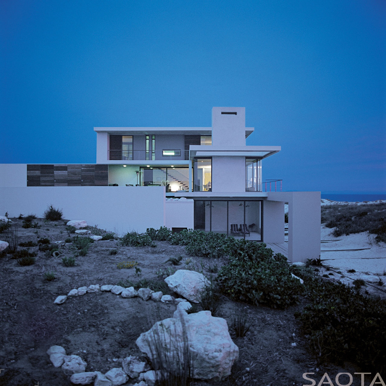 belaya-villa-v-stile-hay-tek-ot-studii-saota-9