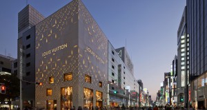 Атрактивна геометриска фасада на продавницата на Луј Витон во Токио