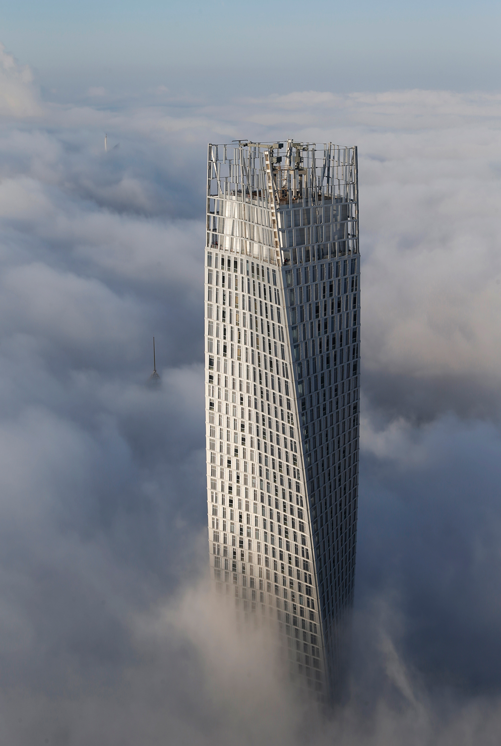 Категорија Екстериер(второнаграден): Cayan Tower, Dubai, United Arab Emirates (Photographer: Victor Romeo ; Architect: SOM)