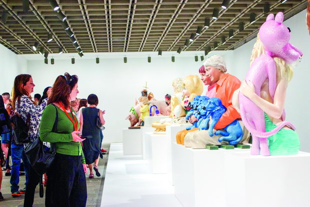 Installation-Shot-at-Jeff-Koons-A-Retrospective-at-The-Whitney1