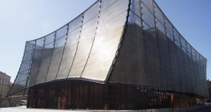 Фасада од метална мрежа како заштита од надворешни влијанија