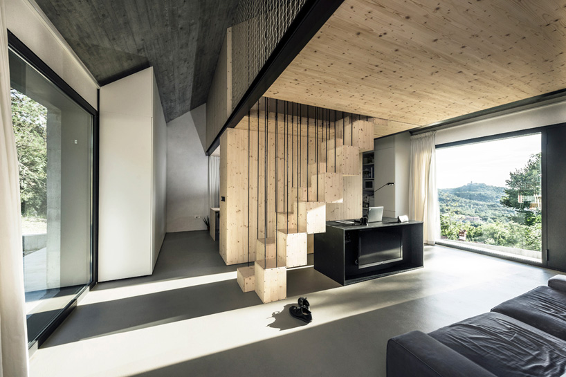 dekleva-gregoric-arhitekti-compact-karst-house-05
