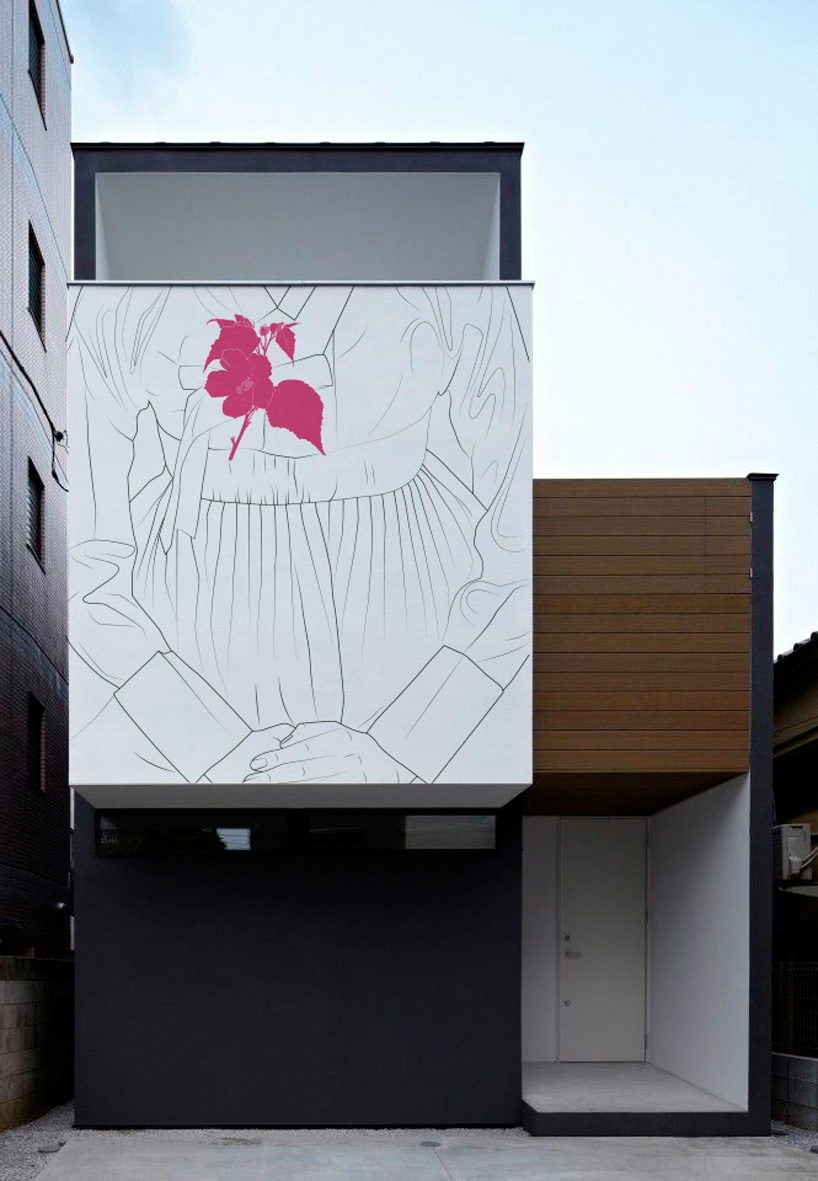 maria-umievskaya-sketches-onto-japanese-house-facades-03