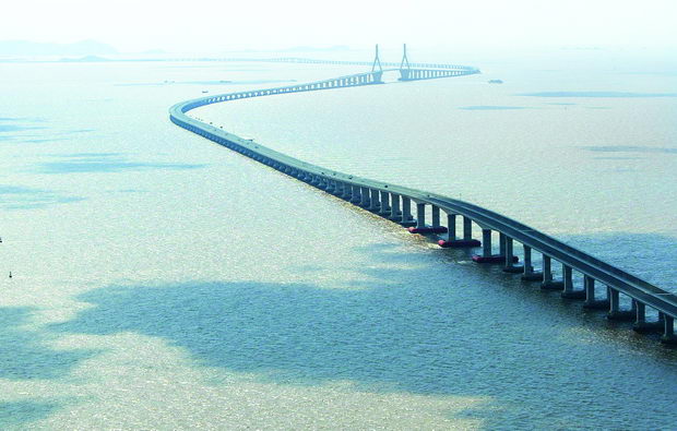 modern-and-luxury-biggest-donghai-is-one-of-longest-cross-sea-bridge-in-the-world-qingdao-haiwan-bridge