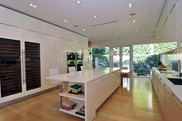 Shakira's Miami Beach Mansion Still On Sale