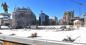 Плоштадот во Скопје без дрвја