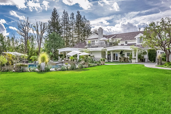 Jennifer Lopez's Hidden Hills Home on Sale for $17 Million