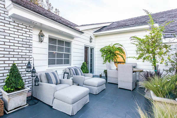 Jennifer Lopez's Hidden Hills Home on Sale for $17 Million