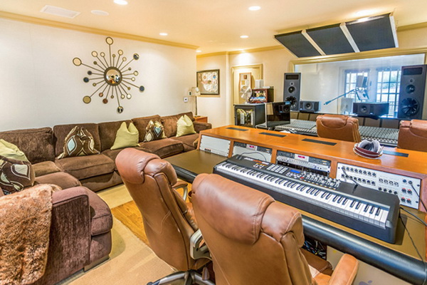Jennifer Lopez's Hidden Hills Home on Sale for $17 Million