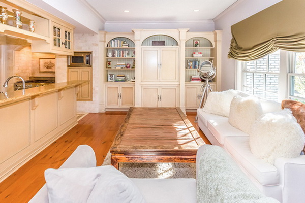 Jennifer Lopez's Hidden Hills Home on Sale for $17 Million