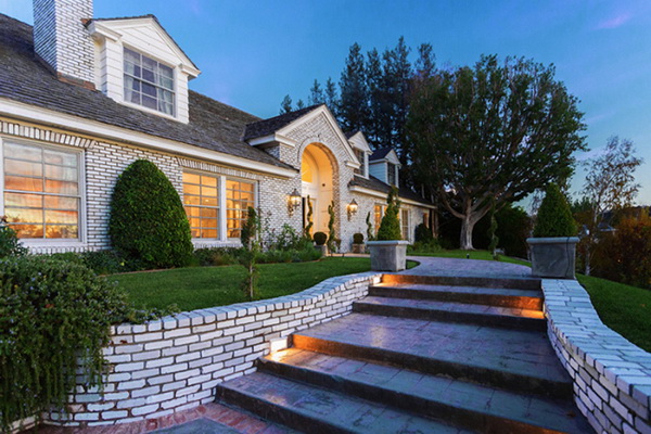Jennifer Lopez's Hidden Hills Home on Sale for $17 Million
