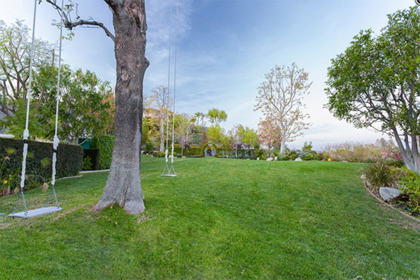 Jennifer Lopez's Hidden Hills Home on Sale for $17 Million