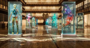 Неверојатни стаклени фигури во њујоршкиот „Линколн центар“