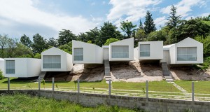 Верижни куќи во планински предел