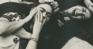 Поставка „Огледалце, огледалце“ на Фрида Кало во Њујорк