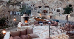Луксузен хотел во античка пештера во Кападокија