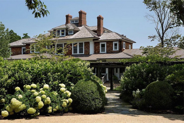 Strongheart - Richard Geres Retreat in the Hamptons On Sale