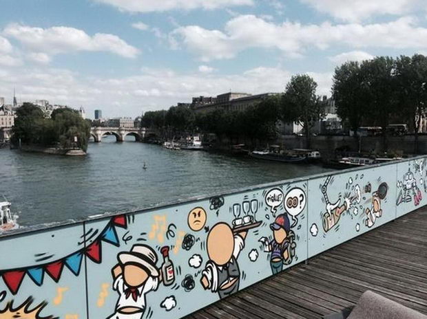 Paris pont-des-arts-street-art-3