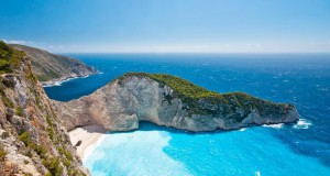 Германски Bild предлага продажба на грчките острови, плажи и стадиони