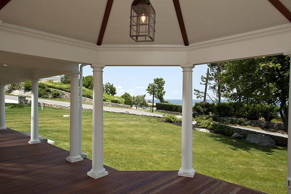 Completely Renovated Historic Beach House Listed On Sale For $4,25 Million
