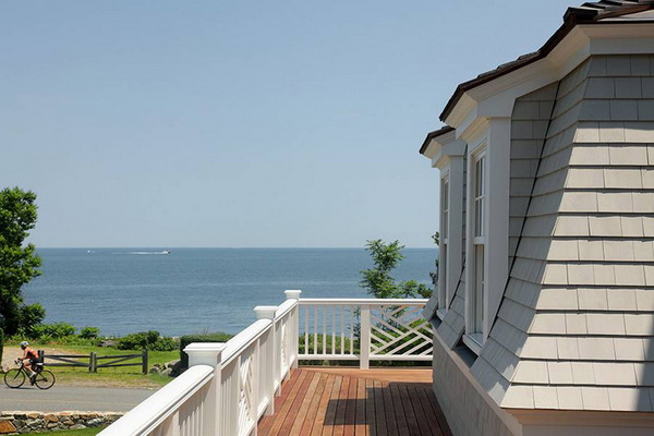 Completely Renovated Historic Beach House Listed On Sale For $4,25 Million