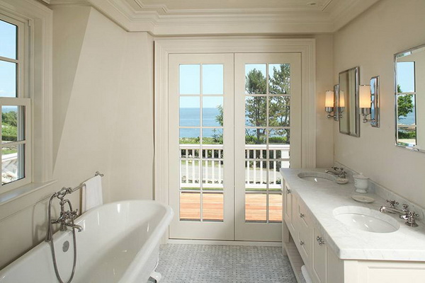 Completely Renovated Historic Beach House Listed On Sale For $4,25 Million