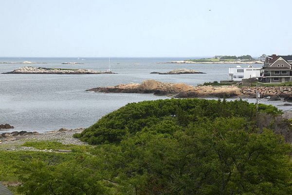 Completely Renovated Historic Beach House Listed On Sale For $4,25 Million