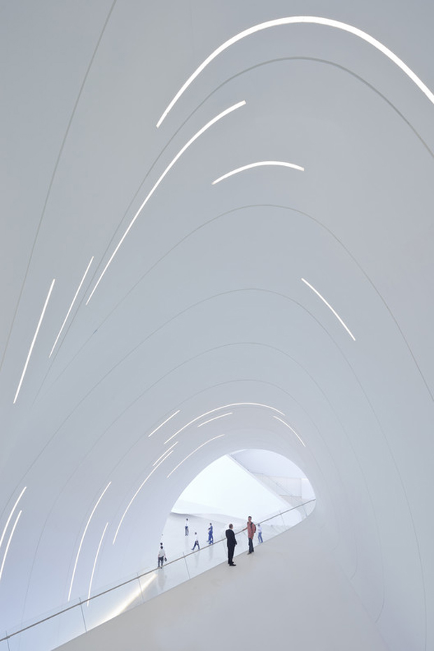10-zaha-hadid