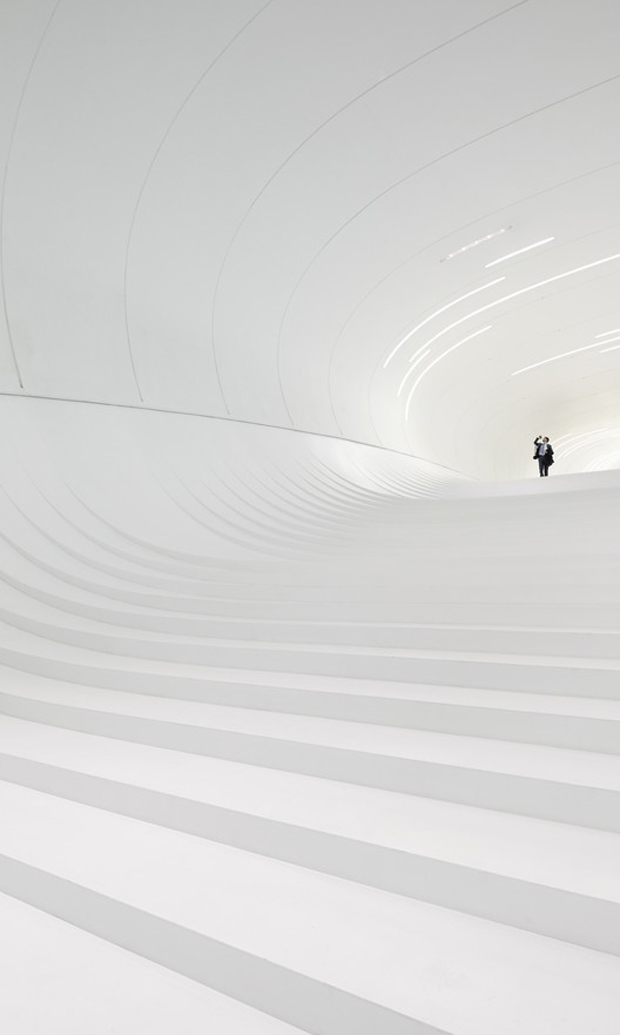 6-zaha-hadid