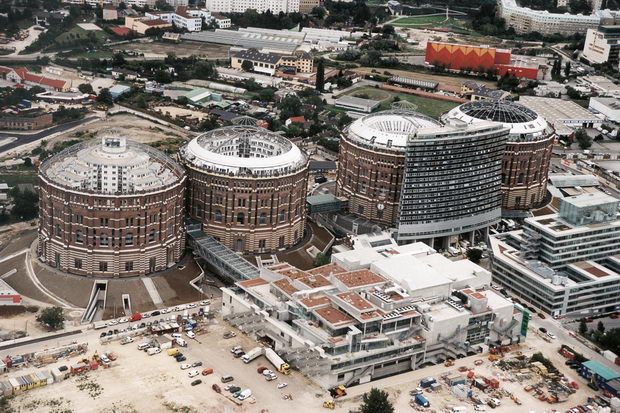 9 Kompleks prenameneti objekti vo Viena