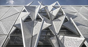 Геометриска трансформација на фасадата заради пропуштање на светлината