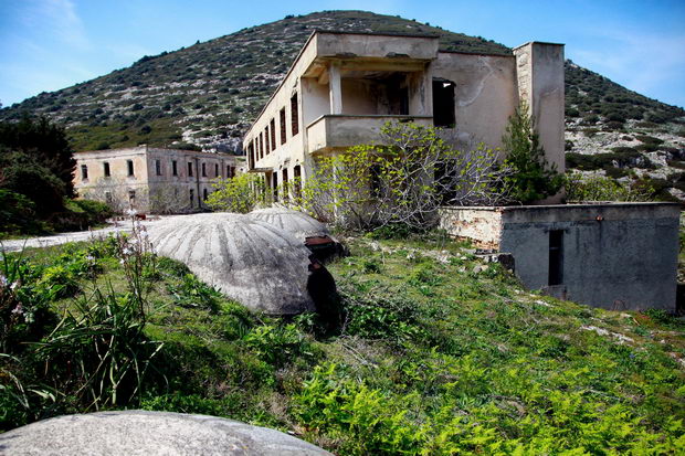 Sazan Albanija1