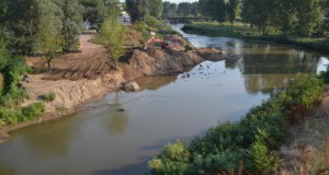 Со кревање на бреговите на Брегалница во Штип до избегнување на опасноста од излевање и поплавување