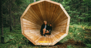 Слушни го ,,звукот на природата” преку дрвени инсталации