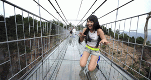 Изграден најдолгиот стаклен мост во светот